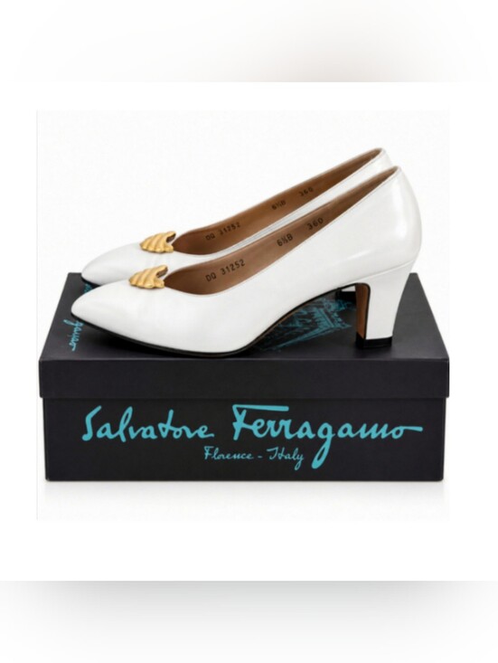 Salvatore Ferragamo Shoes - Salvatore Ferragamo White Leather Pumps 6.5 Vintage 80s w/ Box Office Siren